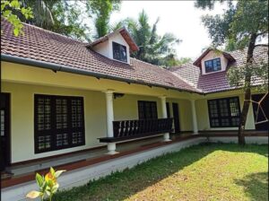 Resort for Sale with fully equipped kitchen, 4 rooms and 2 Ayurveda rooms